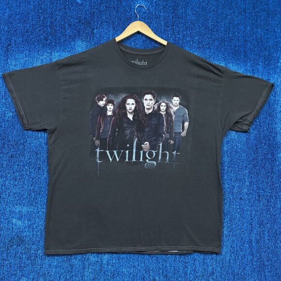 Twilight Other - Twilight The Cullen Siblings Oversized Vampire Movie Tee S/M